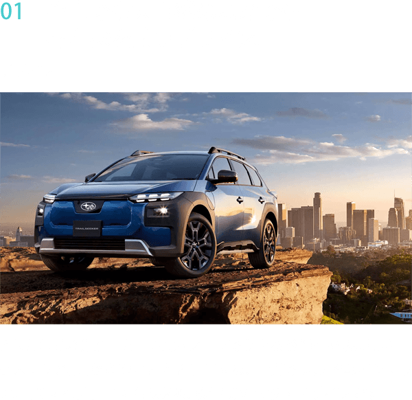 01　都市でも大自然のなかでも存在感を放つデザイン。BEVとしての先進性と、幅広いシーンで使える機能性を表現したエクステリア。豊かなひとときを演出する、上質で開放的なインテリア。日常にも非日常にも映える、機能美に満ちたデザインです。