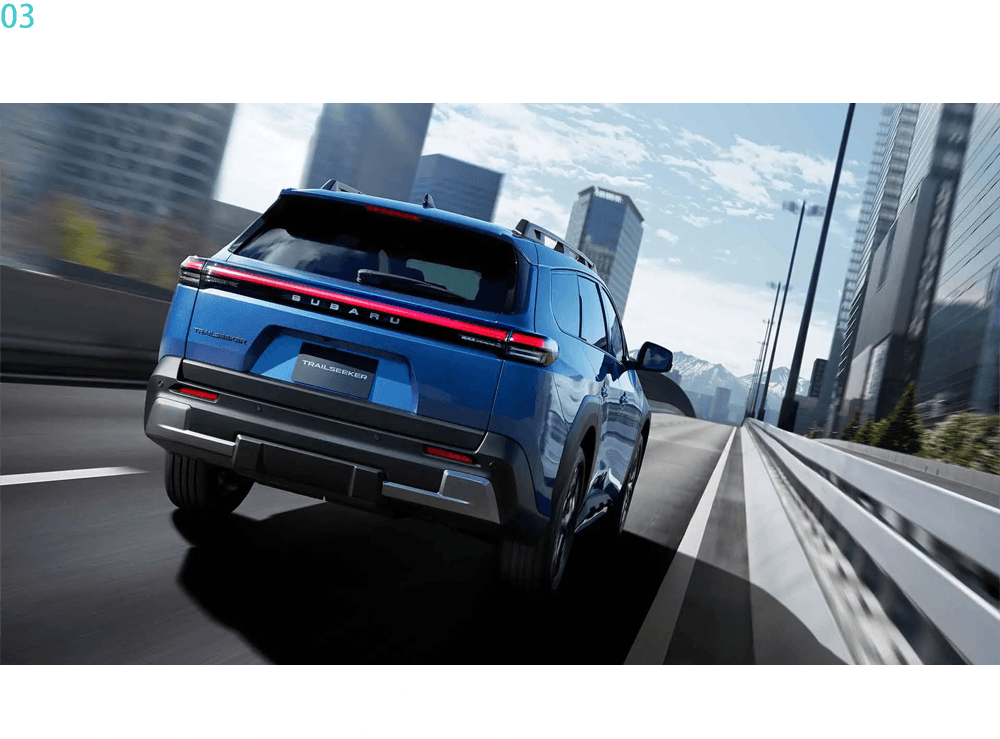 03　BEVならではの、未体験の走りの愉しさと快適性。アクセルペダルを踏んだ瞬間から発揮される、パワフルでシームレスな加速と優れた静粛性。疲れにくく酔いにくい快適な乗り心地。乗る人すべてが爽快で気持ちの良いドライブを愉しめます。
