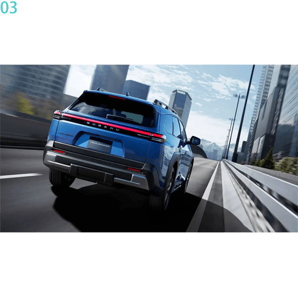 03　BEVならではの、未体験の走りの愉しさと快適性。アクセルペダルを踏んだ瞬間から発揮される、パワフルでシームレスな加速と優れた静粛性。疲れにくく酔いにくい快適な乗り心地。乗る人すべてが爽快で気持ちの良いドライブを愉しめます。